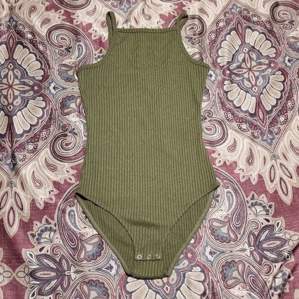 NWOT Rue 21 Army Green Ribbed Square Neck Chic Boho Spaghetti Strap Bodysuit  